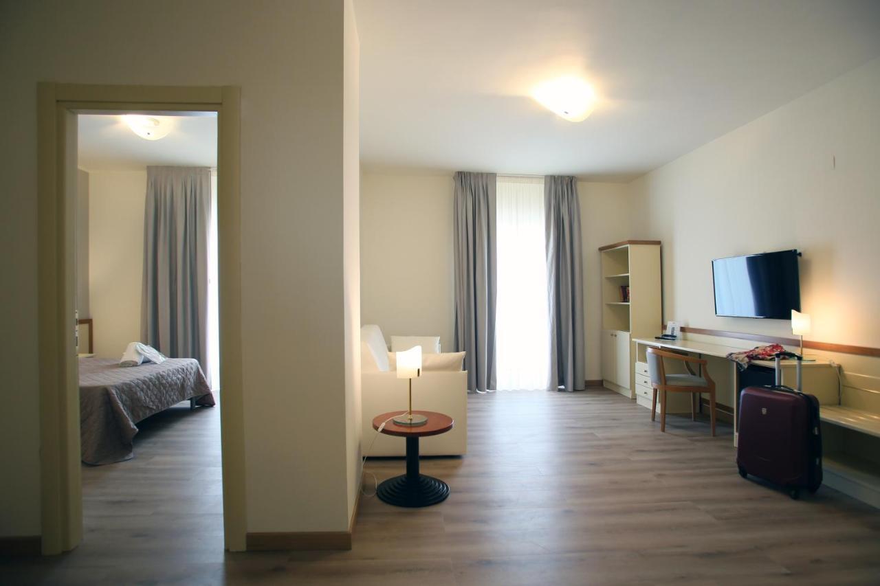 Hotel Le Ginestre Family & Wellness Vieste Bagian luar foto